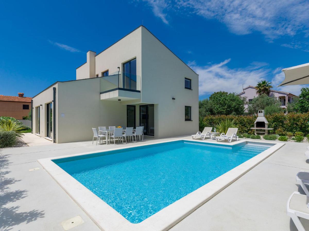 Anna By Interhome * Pula